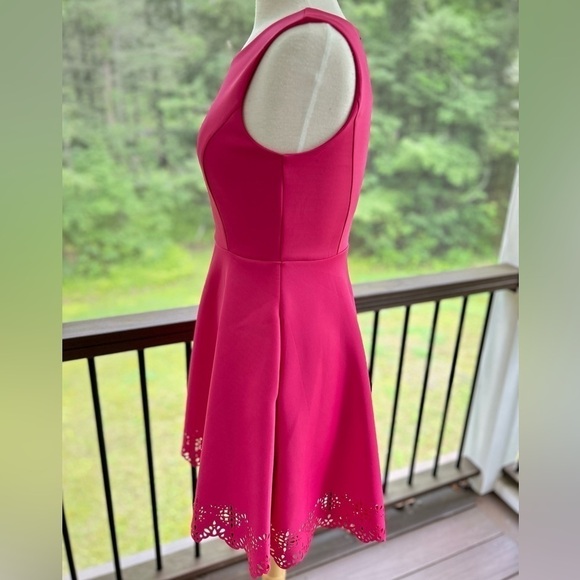 Cynthia Rowley 💵 Fit & Flare Size 4 Barbie Pink Dress w/ Pockets Scalloped Hem - Picture 6 of 13